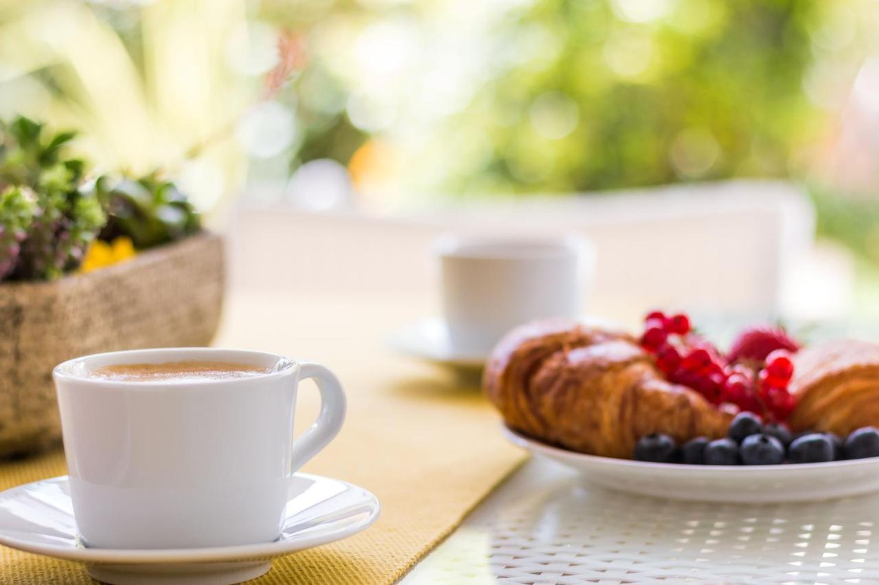 Sweet Inn - Royal Banus Marbella Buitenkant foto